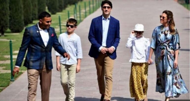 From Delhi: 3-Day Trip to Agra, Fatehpur Sikri and Jaipur - An In-Depth Look at the 3-Day Itinerary