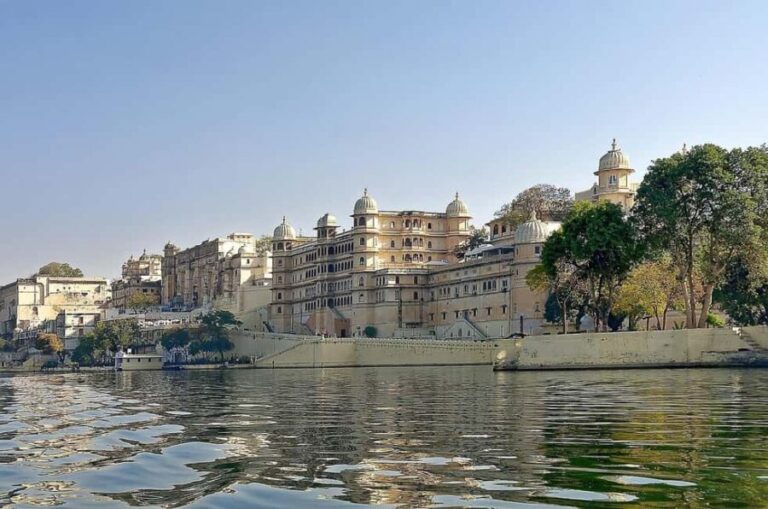 From Delhi: 6-Day Golden Triangle Tour with Udaipur - An In-Depth Look at the 6-Day Golden Triangle & Udaipur Tour
