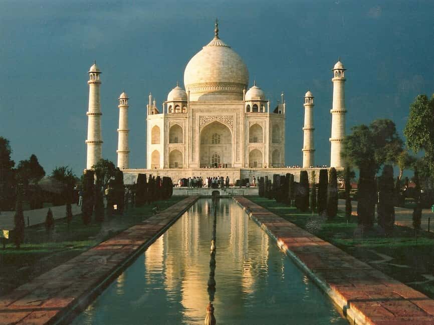 From Delhi: Agra & Fatehpur Sikri Tour By Car. - Authentic Insights from Reviews