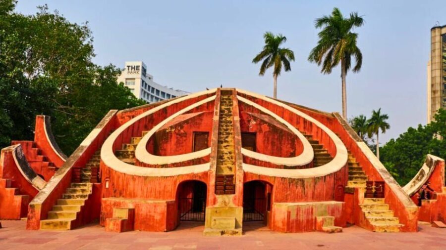 From Delhi: Jaipur Day Tour with Hotel Pickup by Car - Jal Mahal: The Water Palace