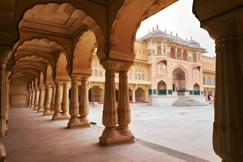 From Delhi: Jaipur Full-Day Tour with Amber Fort & Lunch - The Itinerary: What You Will See and Do