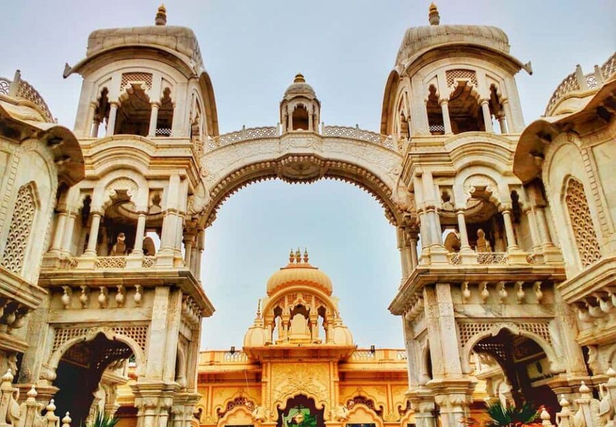 From Delhi: Private 1-day Mathura and Vrindavan Tour by Car - The Experience: A Day in the Lives of Krishna’s Followers