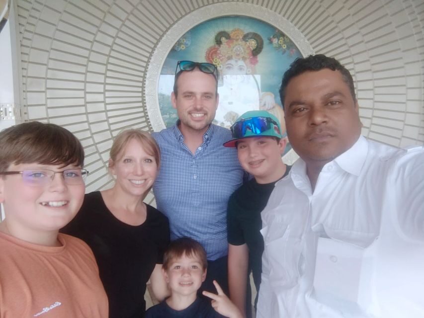 From Delhi: Private Tour Old Delhi & New Delhi - Starting the Day: Pickup and First Impressions