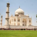 From Delhi: Taj Mahal & Agra Day Tour with Fatehpur Sikri - Visiting the Taj Mahal: A Masterpiece of Love and Architecture