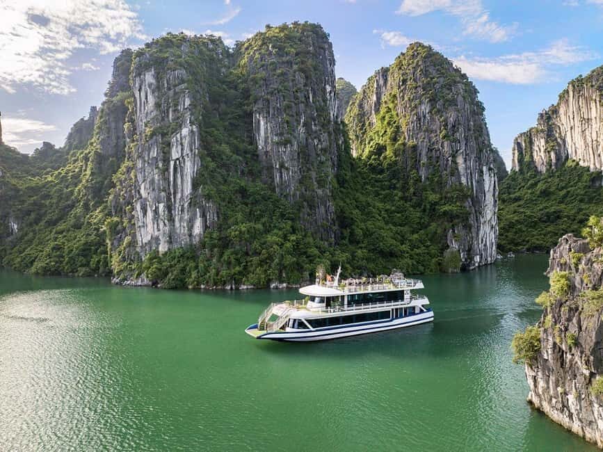 From Hanoi- Halong Bay on Luxury Day Cruise buffet lunch - Arrival at Ha Long Bay & Embarkation