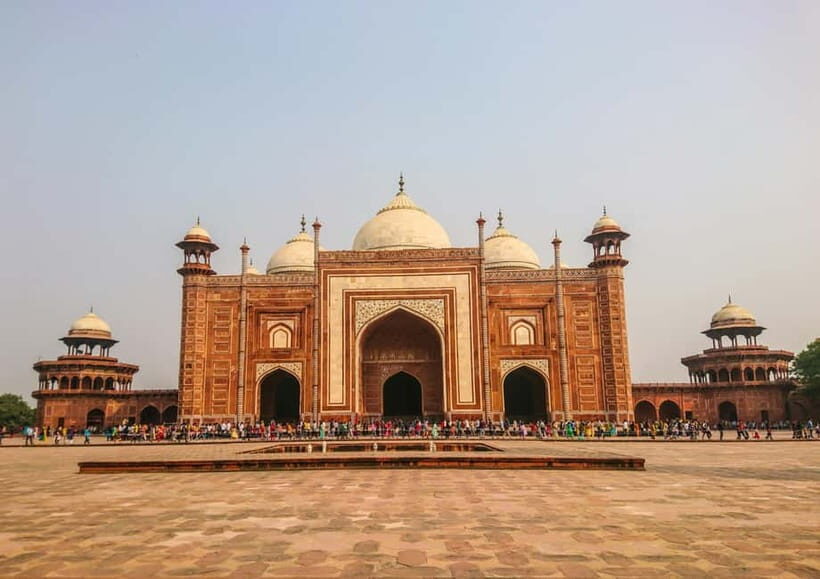 From Jaipur: Taj Mahal, Agra Fort, and Fatehpur Sikri Tour - Exploring Agra Fort: Mughal Grandeur