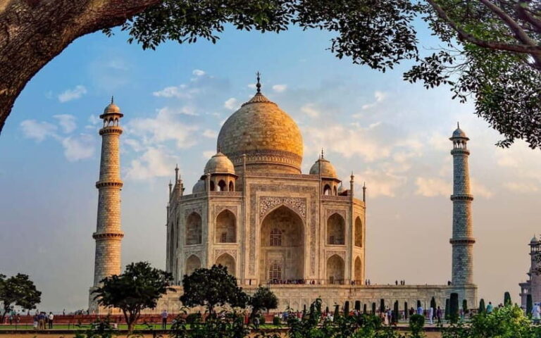 From New Delhi : 2 Days New Delhi & Taj Mahal Guided Tour - The Journey to Agra: Fast and Comfortable Travel