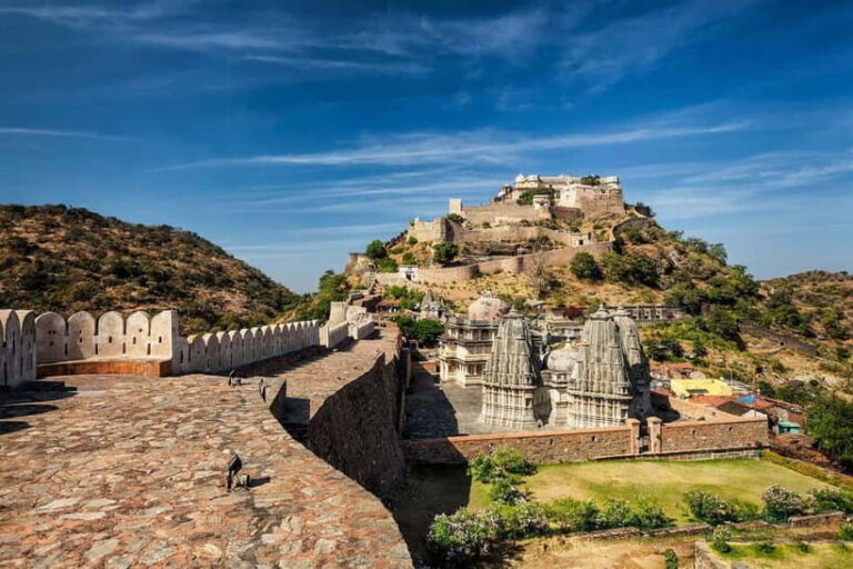 From Udaipur: Kumbhalgarh and Ranakpur Temple Day Excursion - Exploring Kumbhalgarh Fort: Rajasthan’s Defensive Masterpiece