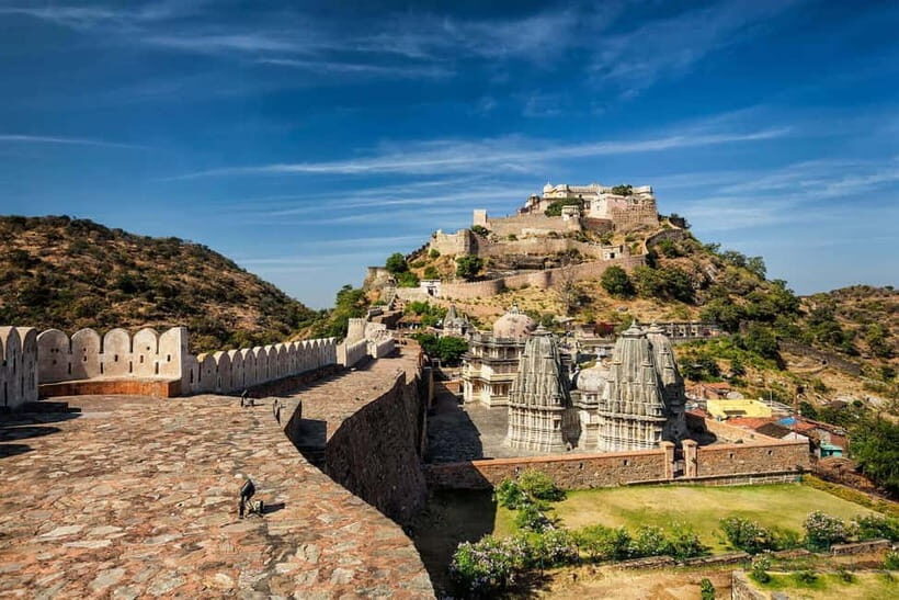 From Udaipur: Kumbhalgarh and Ranakpur Temple Day Excursion - Exploring Kumbhalgarh Fort: Rajasthan’s Defensive Masterpiece