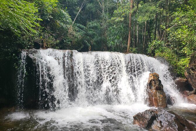 Full Day Private Tour Sightseeing to Phu Quoc with Licensed Guide - Authenticity & Guide Experience