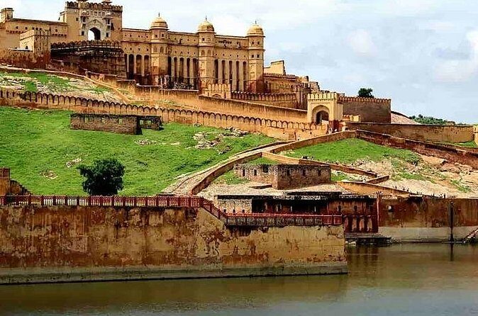 Full Day Sightseeing Jaipur Tour by Car With Guide Include Lunch - Transportation and Guides