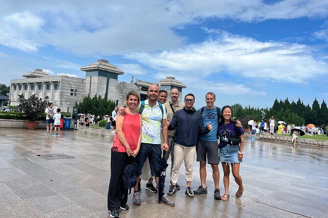 Group Tour to the Terra-cotta Warriors Museum & Lunch - Introduction to the Experience