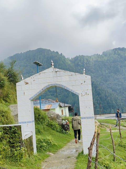 Guided Day Hike to Guna Devi Temple from Mcleodganj - Scenic Stops and Highlights Along the Trail