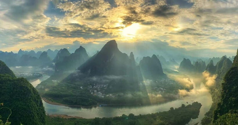 Guilin: 1-Day Cave, Xianggong Hill, Bamboo Boat & Show - What Makes This Tour Special?