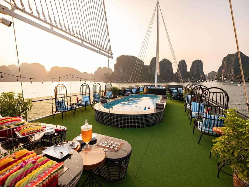 Ha Long Bay Luxury Full Day Cruise| Buffet & All Included - What Makes This Tour Stand Out?