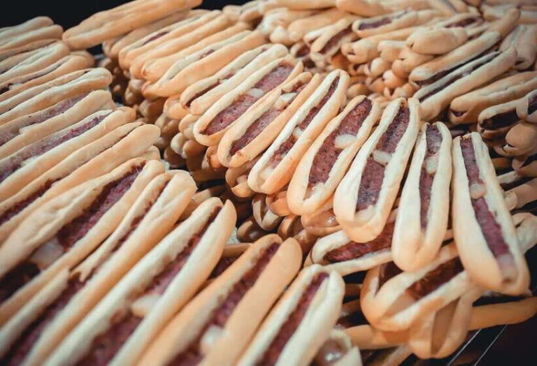 Hai Phong: Train Ride with Market Tour and Local Food - Market Tour: Vibrant, Genuine, and Engaging