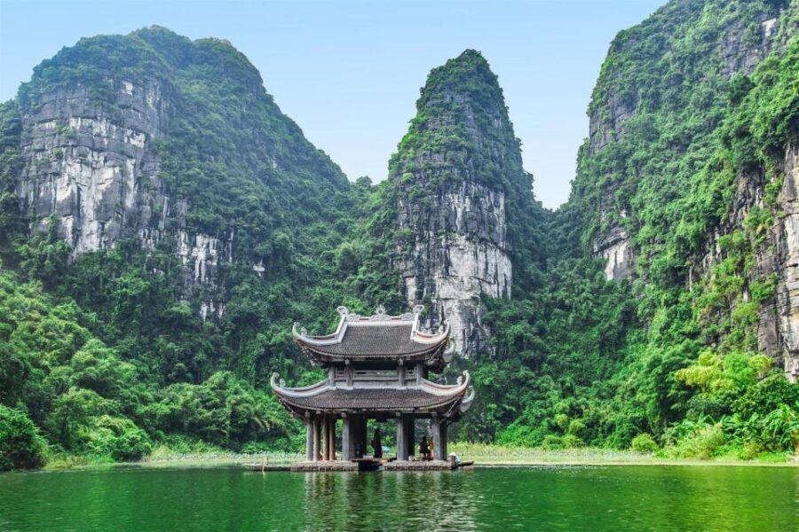 Hanoi: Guided Full-Day Hoa Lu, Trang An and Mua Cave Tour - Authentic Encounters and Real-World Insights