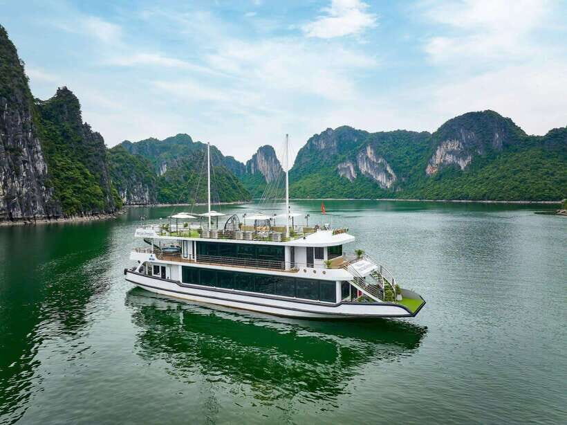 Hanoi: Ha Long Bay Day Cruise with Buffet Lunch and Kayak - What to Expect Throughout the Day