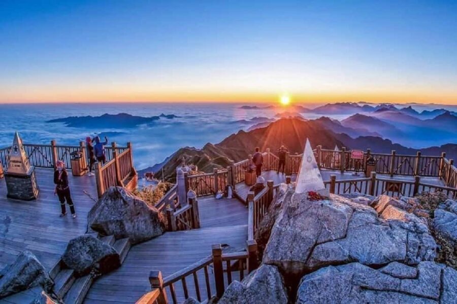 Hanoi: Sapa, Fansipan, and Halong Bay 5-Day Tour - Day 3: Reaching the Summit at Fansipan