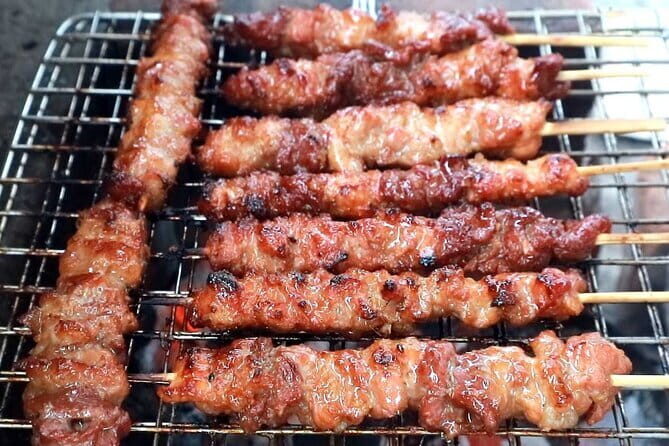 Hanoi Street Food Tour with Small Group - Food Sampling in Hanoi