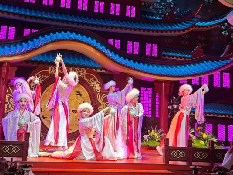 Harbin: Dinner Show with Costumes and Performances - FAQ