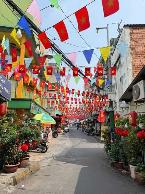 Ho Chi Minh City: Local Flowers Market & Hidden Flowers Cafe - What Makes This Tour Stand Out?