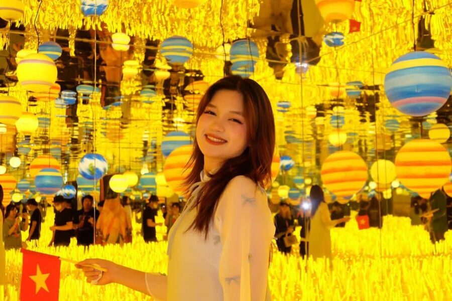 Ho Chi Minh City: Van Gogh Art Experience & Riverside Café - The Van Gogh Art Experience: A Digital Journey