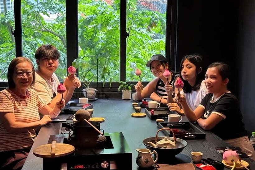 Ho Chi Minh City: Vietnamese Lotus Tea Culture Experience - The Itinerary in Detail