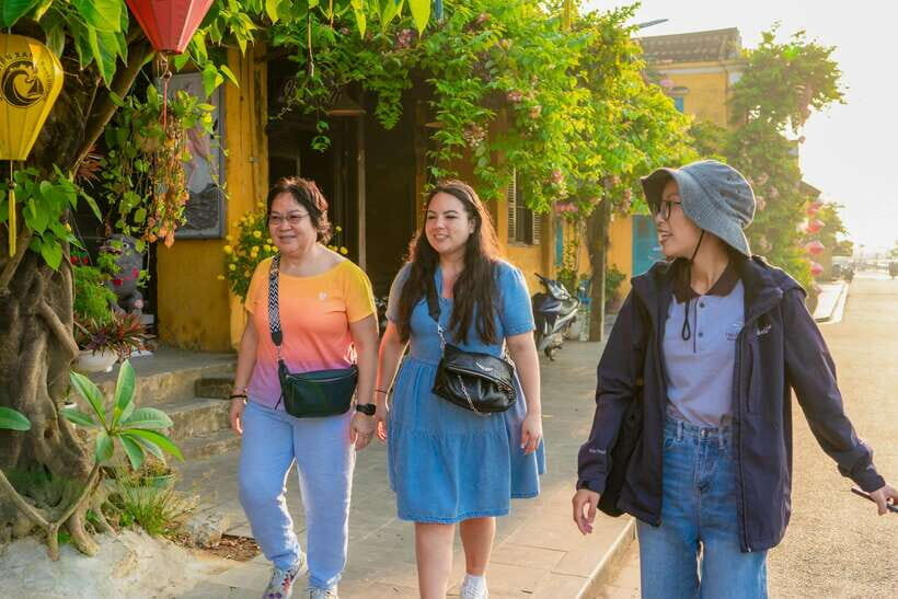 Hoi An: Guided Tour of Town and Fish Market with Breakfast - Logistics and Practicalities