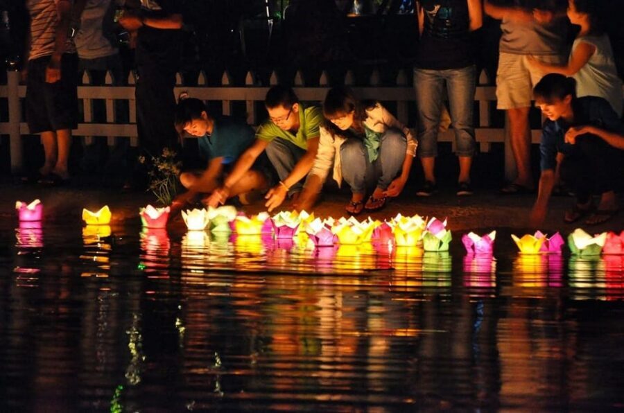 Hoi An: Hoai River Night Boat Trip and Floating Lantern - The Value of This Experience