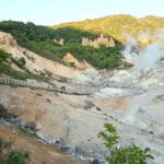 HokkaidoNoboribetsu & Lake Toya Tour with Ropeway Ticket - Transportation and Group Dynamics