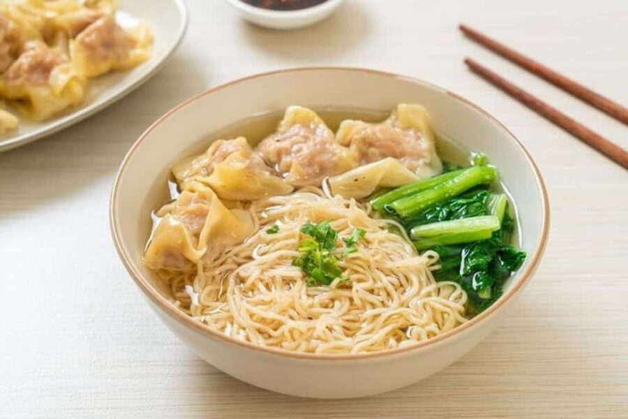 Hong Kong : Best Street Food Tour With A Local Guide - Exploring Hong Kong’s Food Scene with a Local Guide