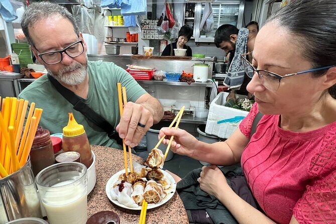 Hong Kong Private Food Tour with Michelin Street Food - What Makes This Tour Stand Out