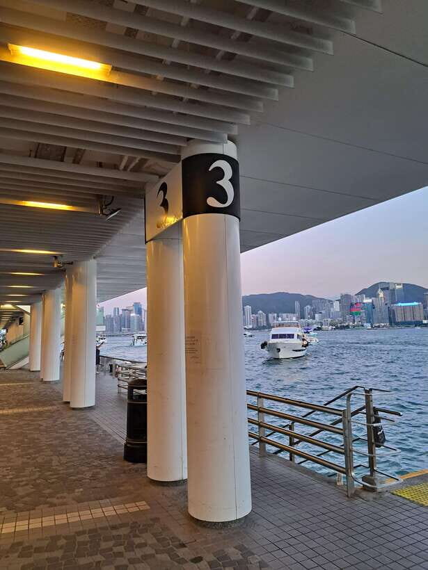 Hong Kong: Victoria Harbour Evening Cruise with Drinks - What Do Reviewers Say?