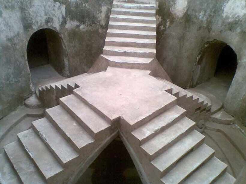 Jaipur: Amber Fort, City Palace, and Hawa Mahal Day Tour - How the Transportation and Group Setup Add Value