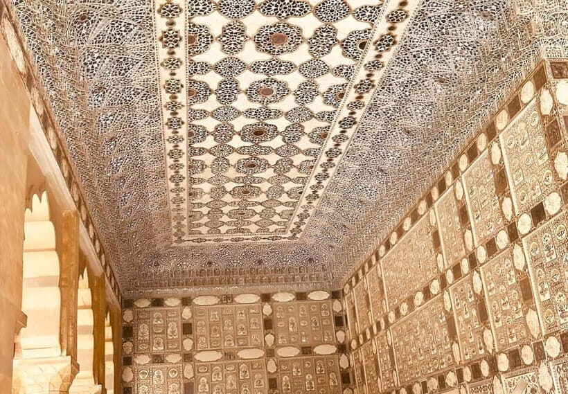 Jaipur: Amber Fort Heritage Walking Tour with Guide - The Experience and Logistics