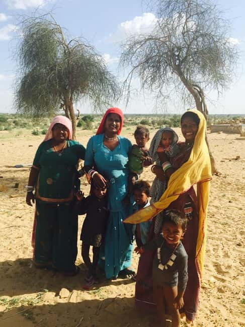 Jaisalmer: Half-Day Camel Tour with Dinner - Transport and Group Size