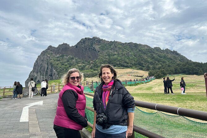 Jeju Island Popular Sightseeing Private Car Charter Tour 5/9hours - What Reviewers Love About This Tour