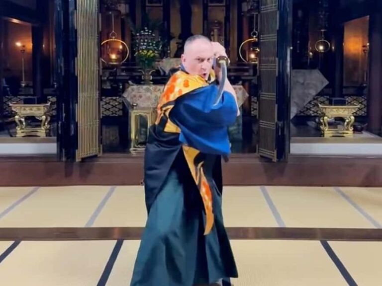 Kanazawa: Samurai Swordsmanship Lesson at a rented temple - Discovering the Samurai Swordsmanship Experience in Kanazawa