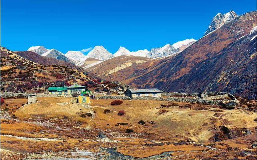 Kathmandu: 15-Day Everest Gokyo Renjo La Pass Trek - Accommodation and Meals