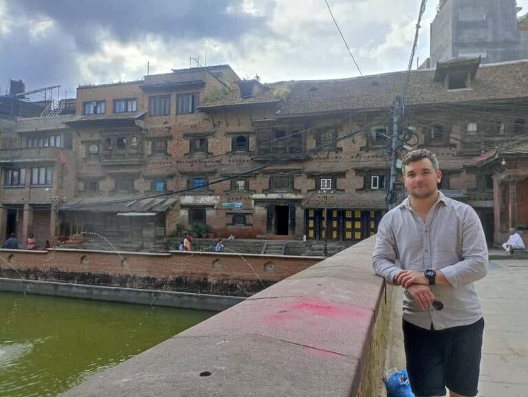 Kathmandu: Cultural Hiking around Kirtipur with Neapli lunch - The Viewpoint: Ume Maheshwor Temple