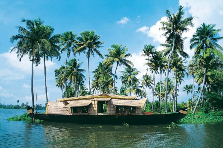Kerala Backwater & Beaches Tour 7N/8D - The Magic of the Backwaters and Coastal Relaxation