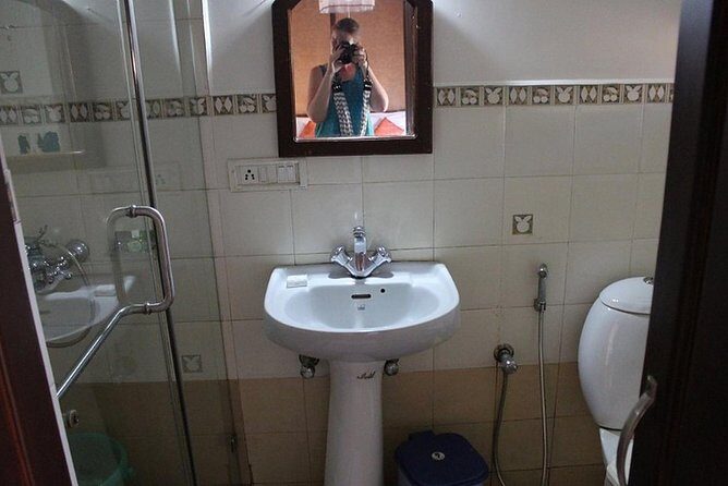 Kochi Private Tour: Overnight Alleppey Backwaters Houseboat Cruise - Authenticity and Comfort: What Reviewers Are Saying