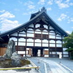 Kyoto: Arashiyama Bamboo Forest and Garden Views Tour - A Wildlife Encounter at Iwatayama Monkey Park