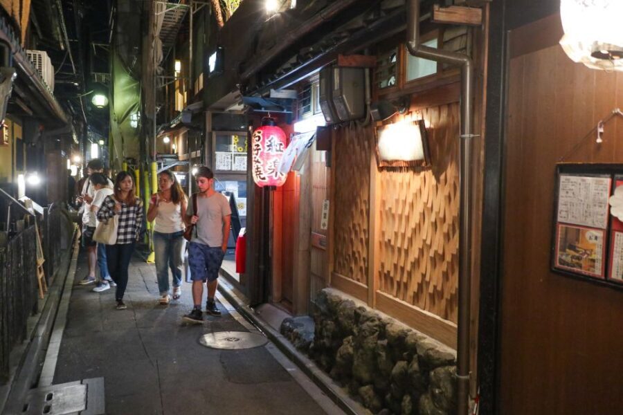 Kyoto : Bar Hopping Tour in Pontocho Alley at Night - Who is This Tour Best Suited For?