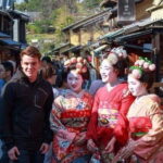 Kyoto Highlights: Gion & Fushimi Inari Tour with Guide - What Sets This Tour Apart