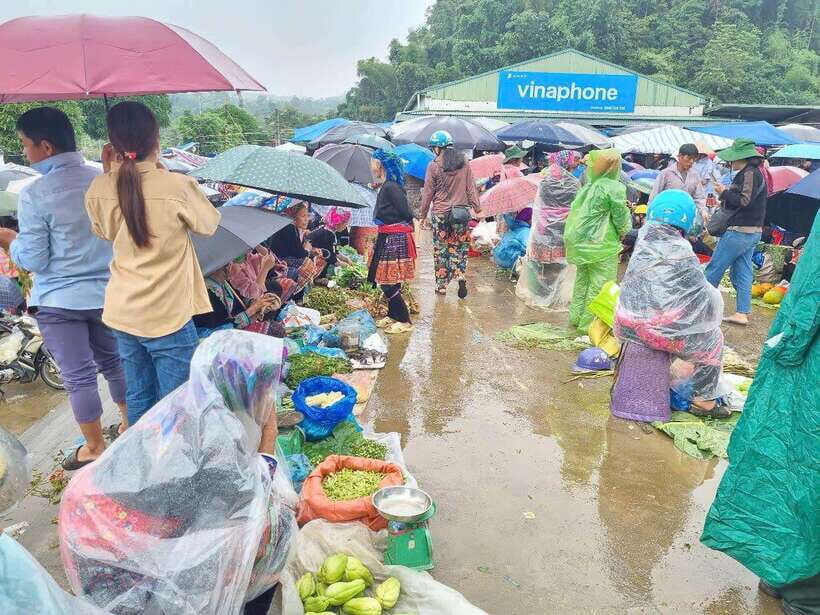 Lai Chau: Colorful Ethnic Market of San Thang on Sunday - What’s Included and What to Expect