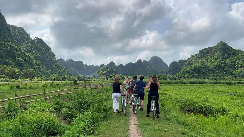 Lan Ha Bay Cat Ba Island Sightseeing Cruise 2 Days Tour - Day 2: Exploring Viet Hai Village and Returning to Hanoi