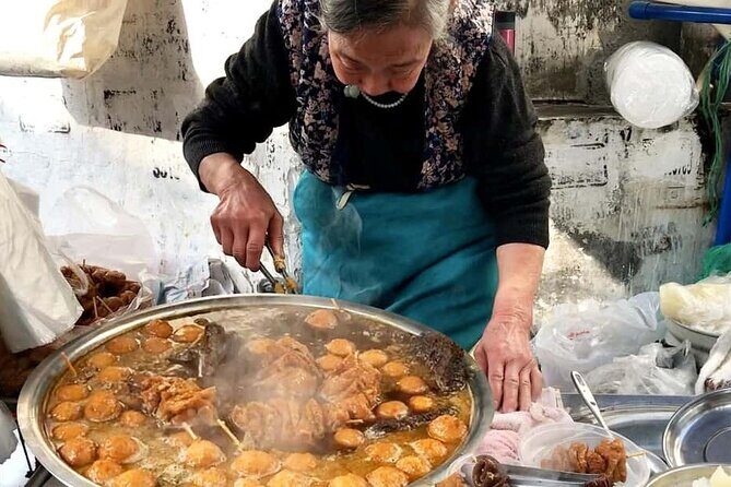 Luang Prabang Evening Food Tour by Tuk-Tuk - Food and Drinks: A Night to Remember