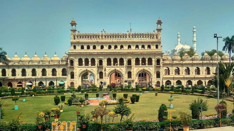 Lucknow: Private Day Tour with Lunch and Hotel Pickup - Why This Tour Makes Sense for Different Types of Travelers